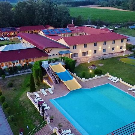 Ligetalja Termal Hotel Peneszlek エクステリア 写真