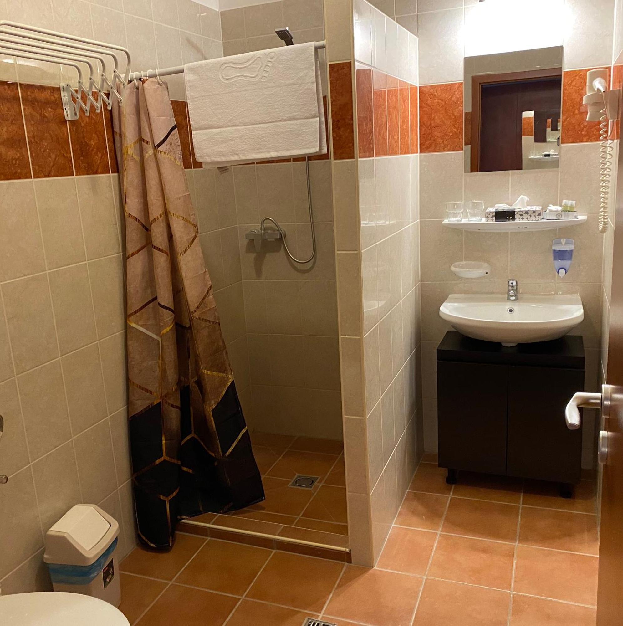 Ligetalja Termal Hotel Peneszlek エクステリア 写真