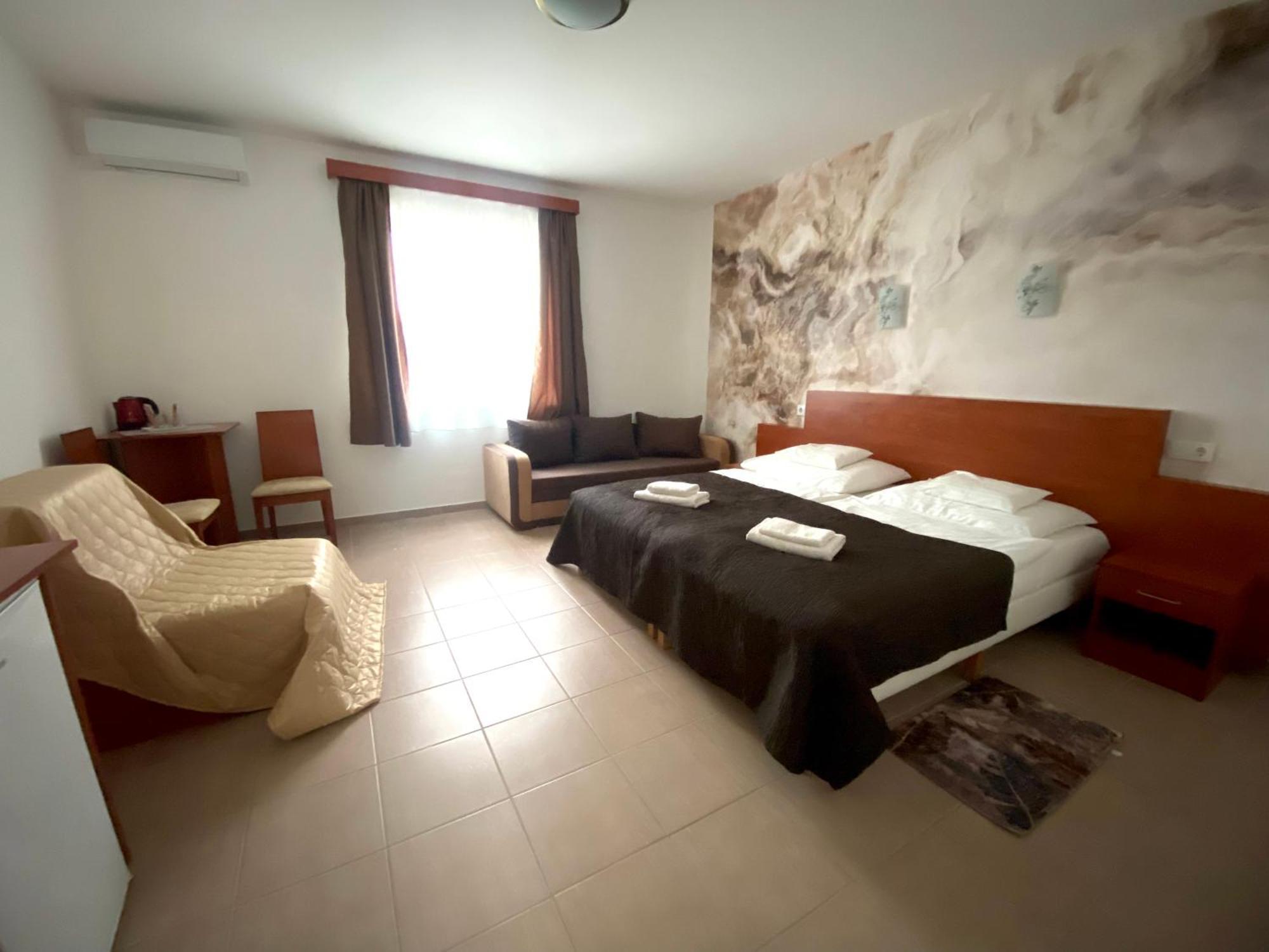 Ligetalja Termal Hotel Peneszlek エクステリア 写真