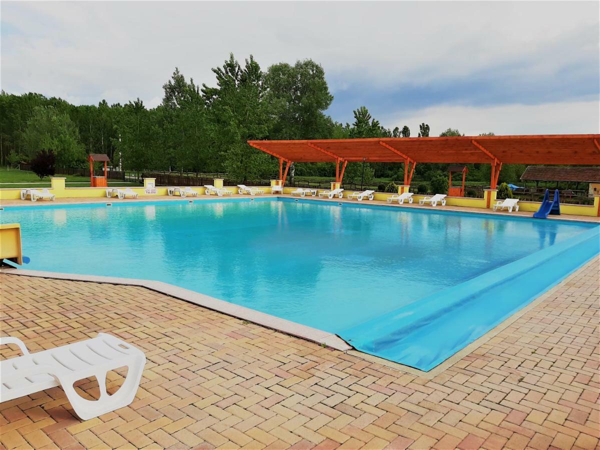 Ligetalja Termal Hotel Peneszlek エクステリア 写真